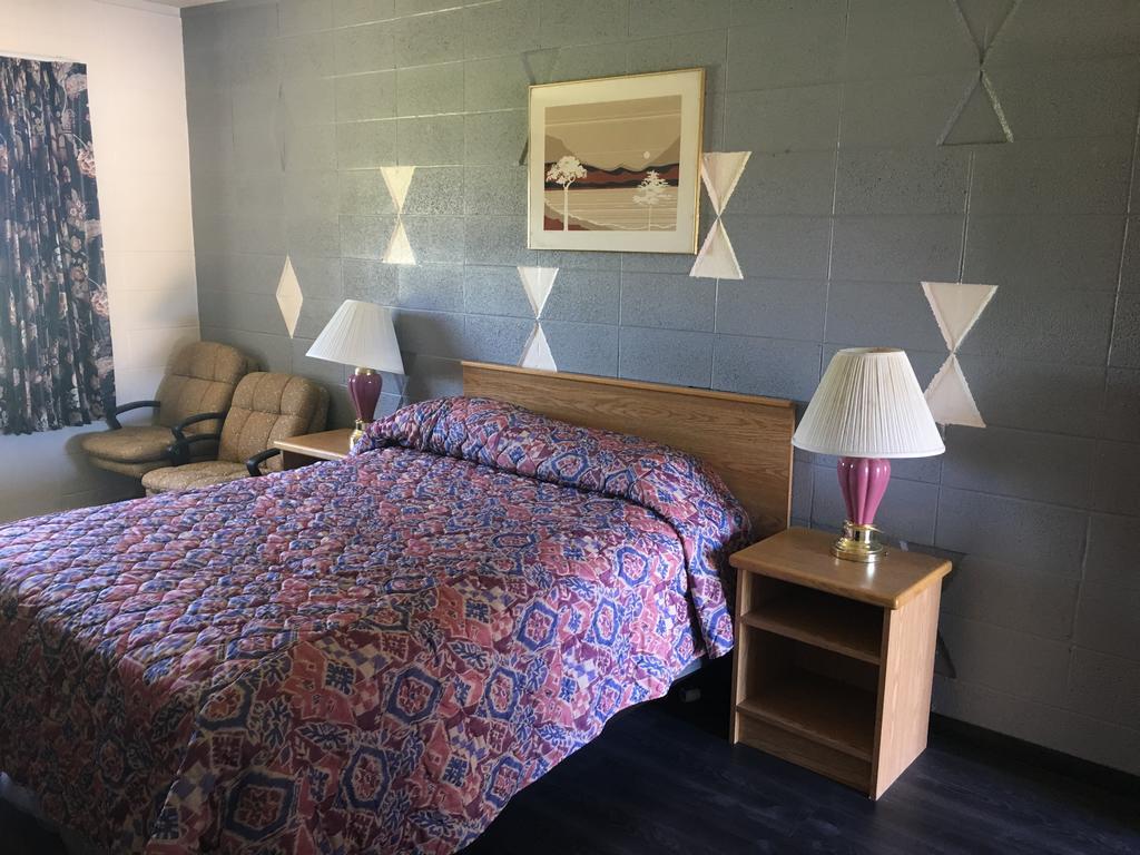 Budget Inn Motel Вудберн Экстерьер фото